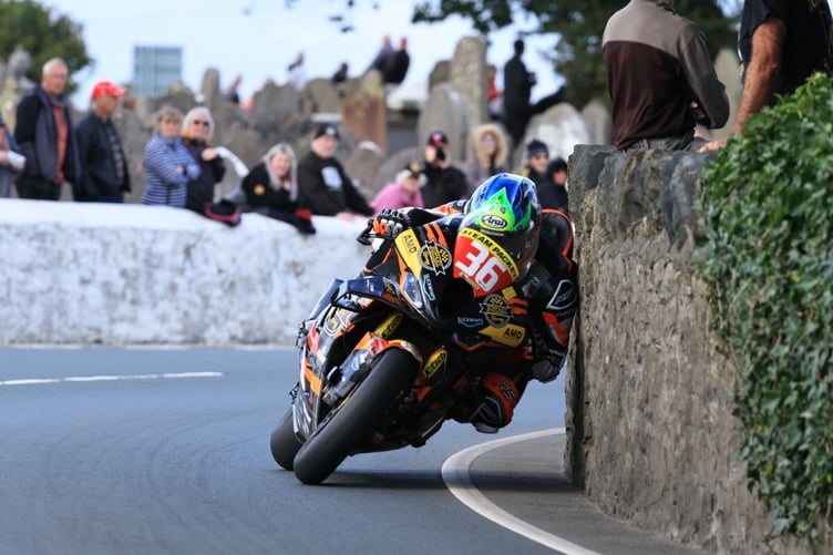 Returning from injury, Jamie Coward was rubbing the walls on the exit to Church Bends on his way to setting the 10th quickest time of the evening in the Senior class on his 1000cc BMW (Photo: Baylon McCaughey)