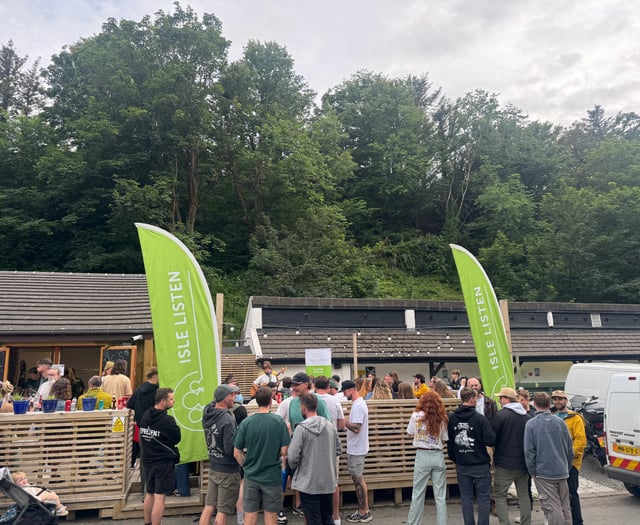 Tunesmiths strike a chord with £425 raised for mental health charity