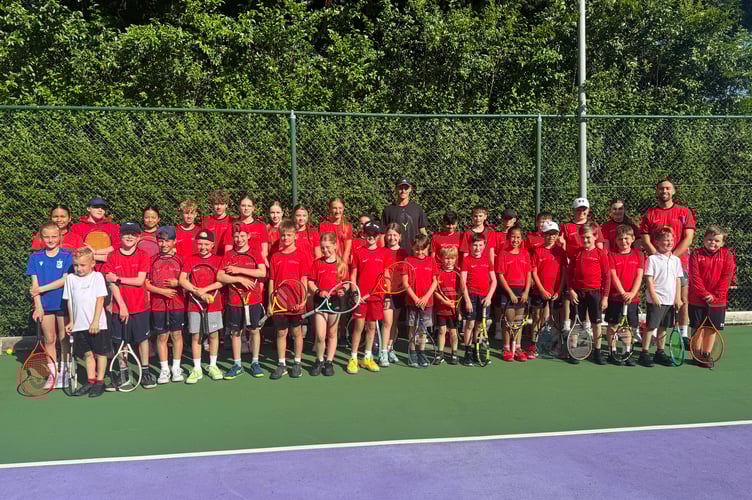 Billy Harris back at Albany Tennis Club sharing tips and hitting a few rallies with the juniors