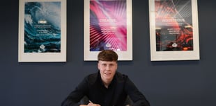 Manx goalkeeper signs for English Premier League side