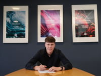 Manx goalkeeper signs for English Premier League side