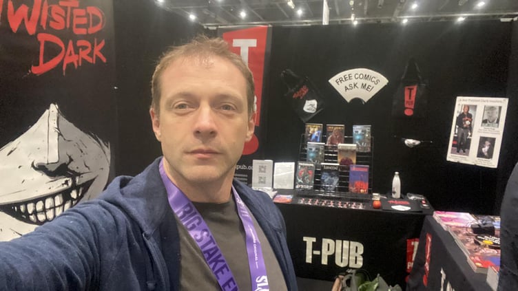 Kenny Diack at a Twisted Dark comic stand