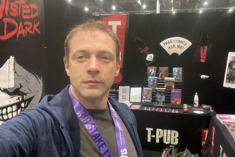 Kenny Diack at a Twisted Dark comic stand