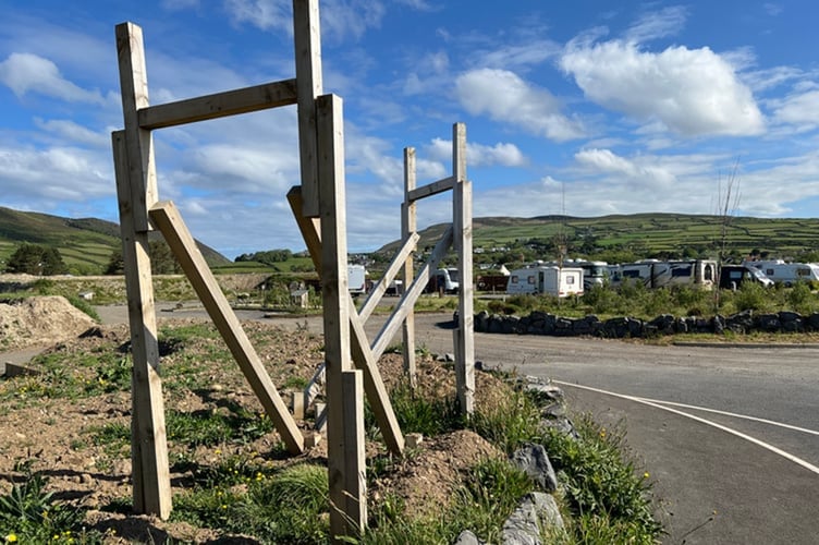 The entrance to the now-closed Reayrt Vradda campsite