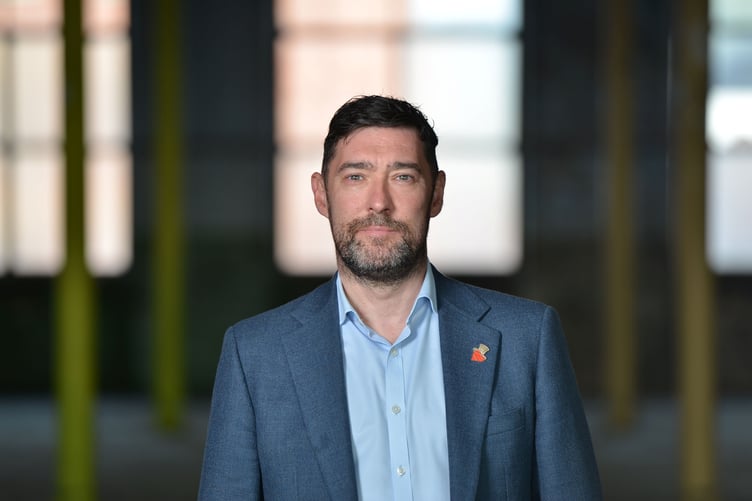 Leonard Curtis chief executive Dan Booth