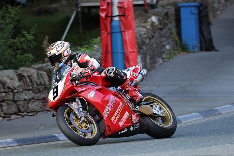 Rob Hodson was the quickest on the opening night of Classic TT qualifying on the Ducati 916 (Photo: Peter Callister)