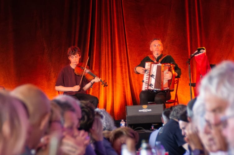 Frank Joughin and Jamie Smith play during the Festival Interceltique de Lorient