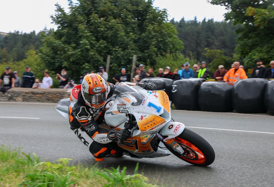 Manx Grand Prix 2025: Home win in Supersport race