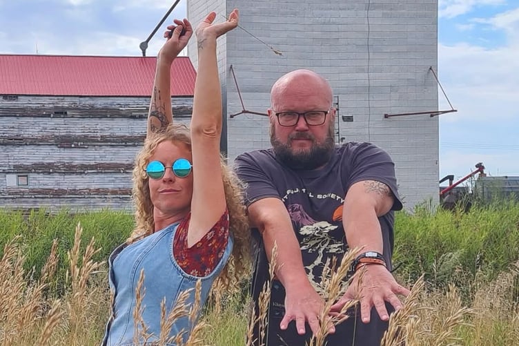 Canada alt-country duo April Moon