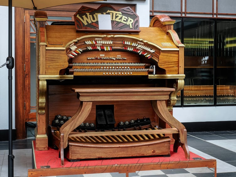 The Wurlitzer at the Villa Marina Arcade