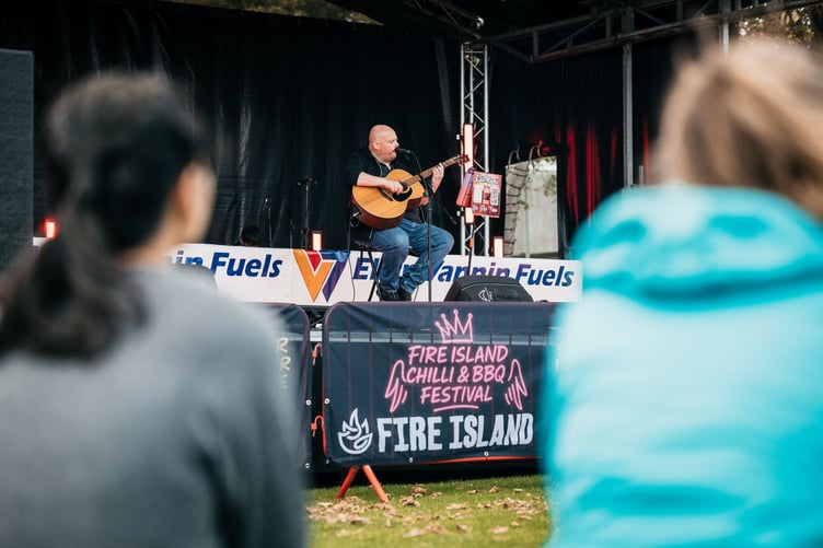 Eoin Molyneux live on the ELS Main Stage