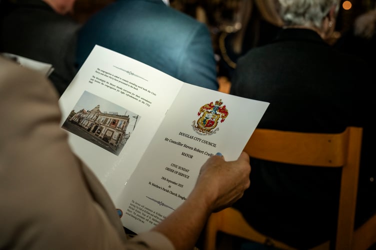 Following the service, guests was invited for light refreshments at the City Hall