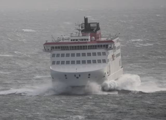 Travel disruption warning as gale force winds set to batter the island