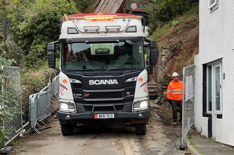 Contractors begin work on dealing with wall collapse