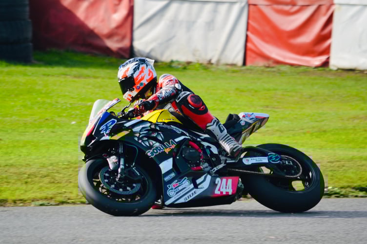 Motorcycle racing