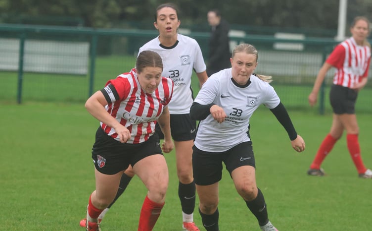 Peel's Becky Corkish (left) and Corinthians' Holly Sumner in action on Sunday (Photo: Paul Hatton)