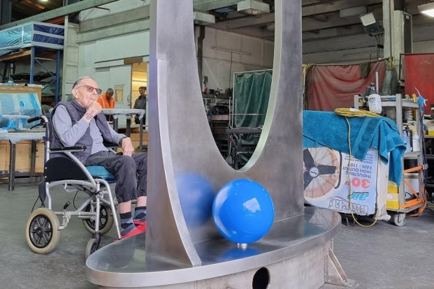 Bryan Kneale RA pictured examining Eelips during a visit to Benson-Sedgwick Engineering Ltd metal fabrication workshop.