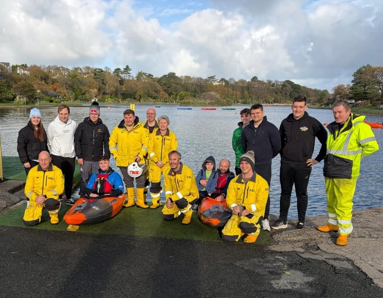 Trainee police constables from the Isle of Man Constabulary have completed a 40-mile kayaking challenge at Mooragh Park Lake