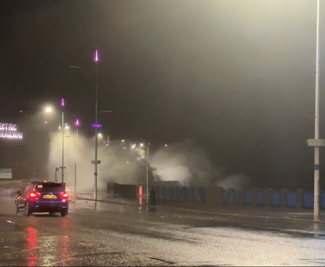 Watch as waves crash over Douglas Promenade amid amber weather alert