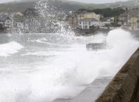 Met Office issue 28 hour weather warning for coastal overtopping 