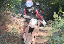 Moyer wins first Centre round, but Norrey retains title