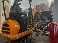 'No warnings' raised by experts before churchyard wall collapse