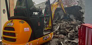 'No warnings' raised by experts before churchyard wall collapse