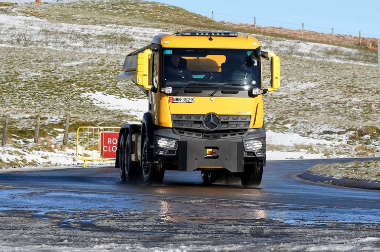 The DoI has confirmed gritters are out this afternoon (Tuesday) as a yellow weather warning for snow and ice comes in at 5pm