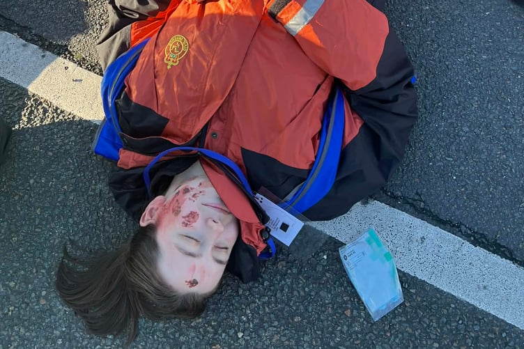 Injured individuals were portrayed by medical students and volunteers using realistic makeup and role-play techniques