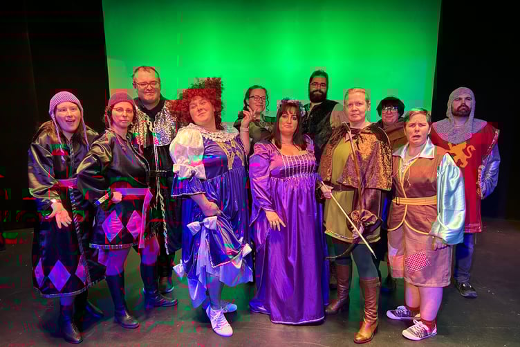 The cast for Peel Pantoloons 'Robin Hood'