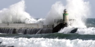 Met Office issue warning as gale force winds to cause overtopping
