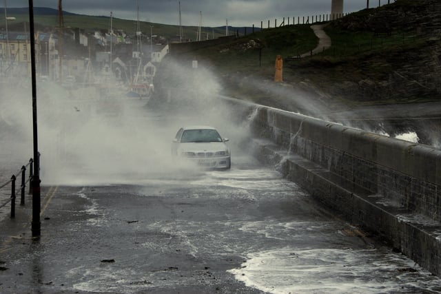 Met Office issues three-hour amber weather warning