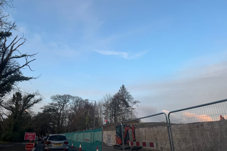 Temporary traffic lights remain in place on Braddan Road