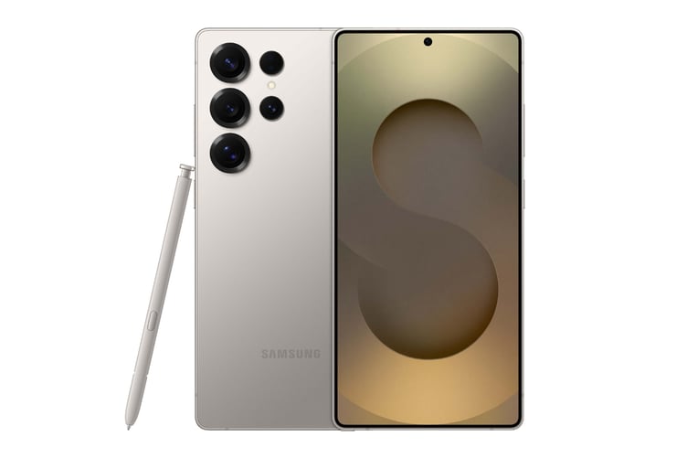 Galaxy s25 Ultra in Titanium Gray