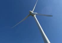 Politician fails in bid to give Tynwald final say on windfarm proposals