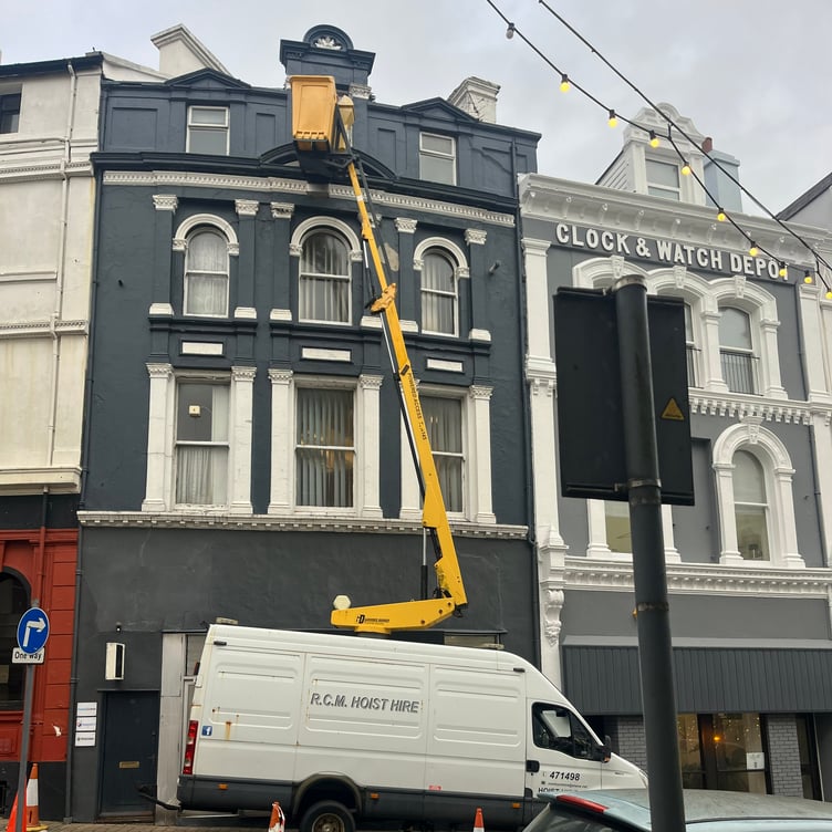 The hoist in position