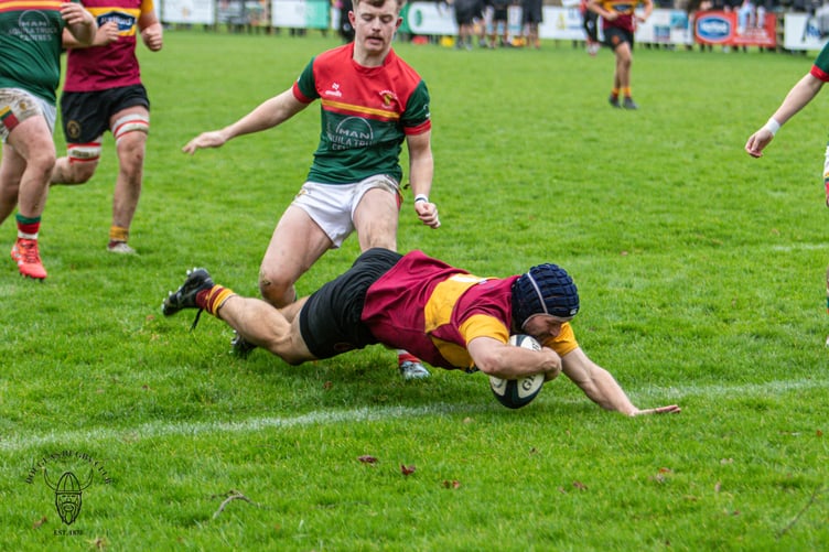 Simon Hoddinott crosses the line against Sandbach at Port-e-Chee on Saturday (Photo: Richard Ebbutt)