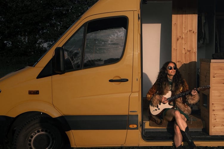 Alice Ashe sat in Yellow Mellow