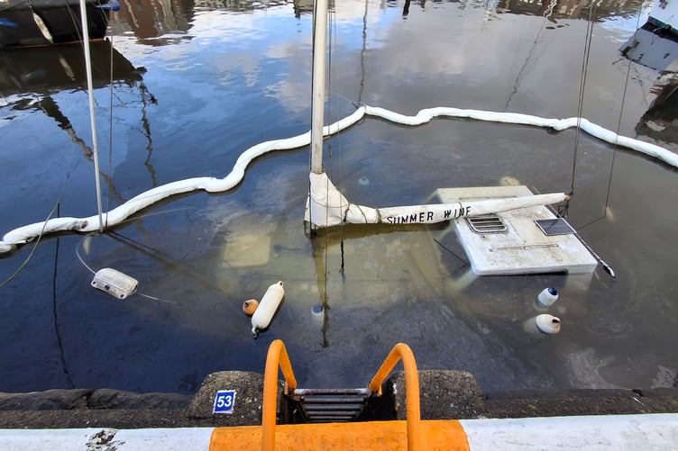 Summer Wine sinks in Douglas harbour