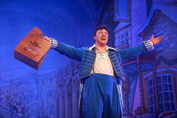 Tom Hearn as Buttons