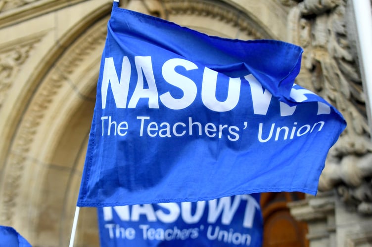 The Isle of Man’s largest teachers’ union has confirmed that all staff will be paid for days when schools are closed due to extreme weather