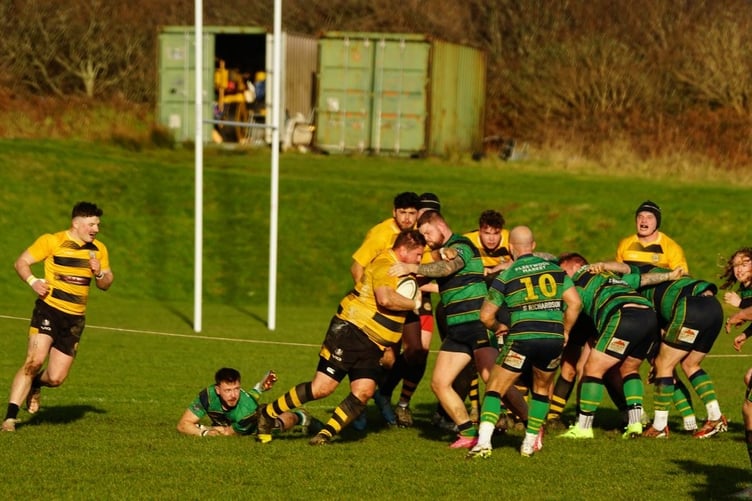 Joe Louw on the charge for Vagabonds against league leaders Fleetwood on Saturday at Ballafletcher (Photo: John Liver/Mumbles Pics)