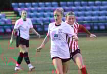 Peel maintain 100% record and Onchan qualify for semis