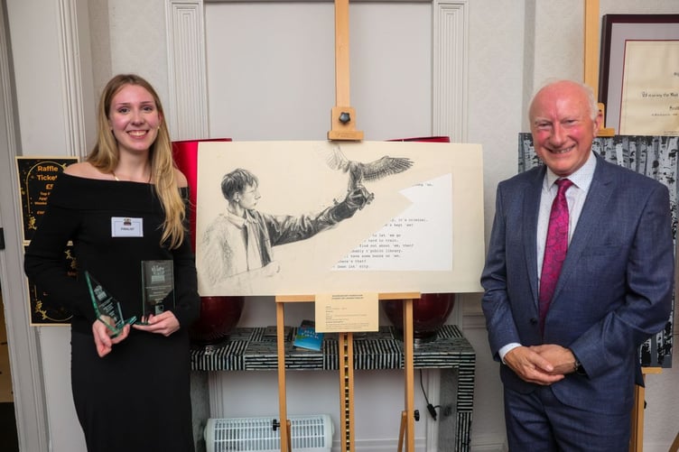 Phil Gains of Simcox with Eleanor Wheeler winner of the under 16’s category sponsored by Standard Bank and the Simcox Originality prize sponsored by Simcox with her entry Kes