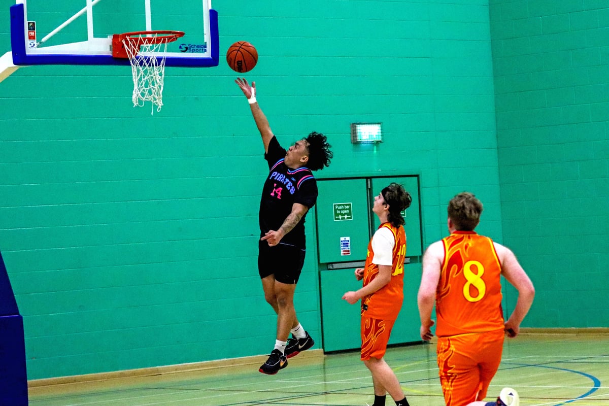 Basketball: Phoenix hold nerve to sink Pirates