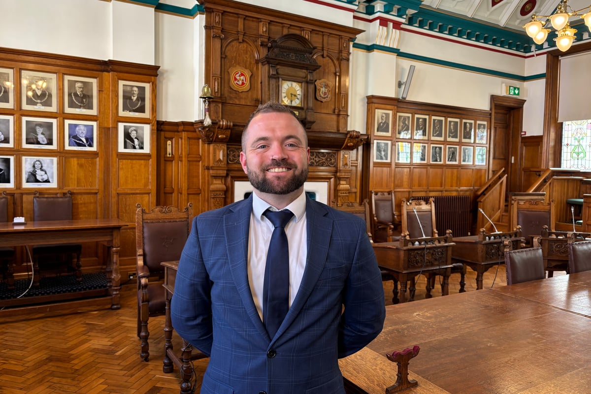 Councillor says 'working families need realistic prospect of being offered a home'