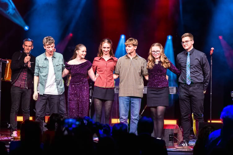 Scran, the traditional music group consisting of teenagers