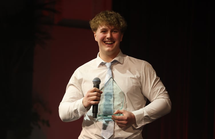 Para Powerlifter Alfie Bezance celebrates winning the 2025 Disability Sportsperson of the Year, sponsored by Standard Bank
