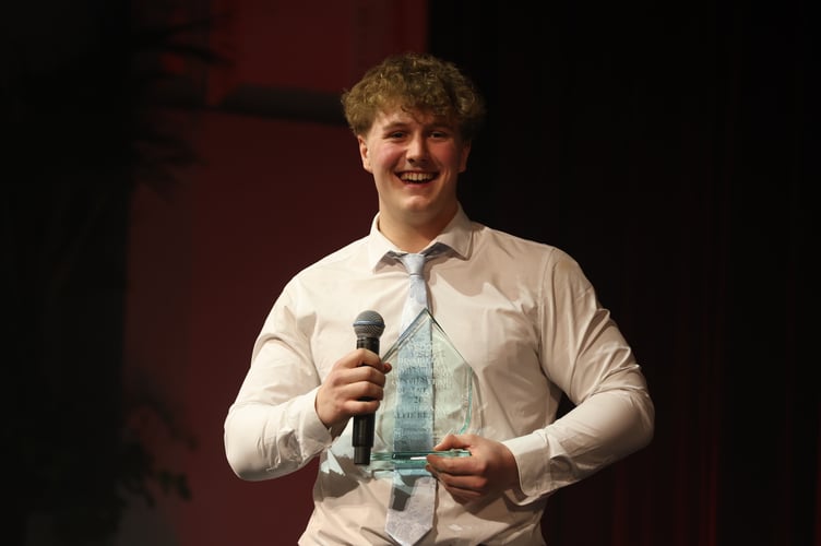 Para Powerlifter Alfie Bezance celebrates winning the 2025 Disability Sportsperson of the Year, sponsored by Standard Bank