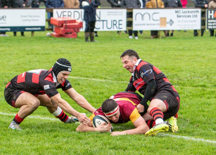Liam Kirkpatrick scores the opening try against Widnes during November's meeting at Port-e-Chee (Photo: Richard Ebbutt)